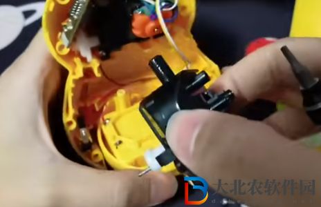 肯德基可達鴨怎么修-可達鴨維修教程