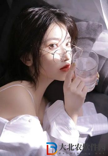 天堂√最新版中文在線深夜版：不受任何限制，深受了廣大的用戶青睞！