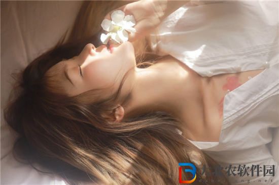 男女差差差差差打**
視頻新增彈幕互動,朱諾網友:很有創(chuàng)意!